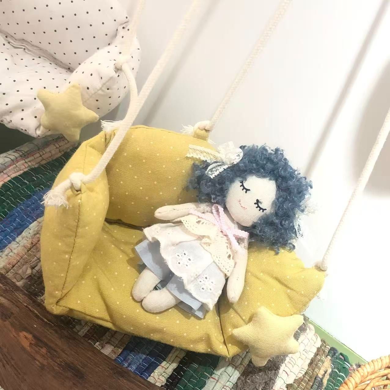 Babyschaukel Stoff gelb mit Seilen