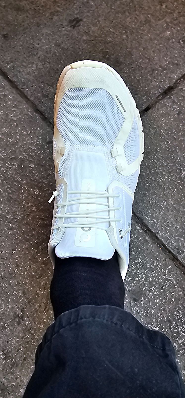 Laufschuh On Cloud weiß
